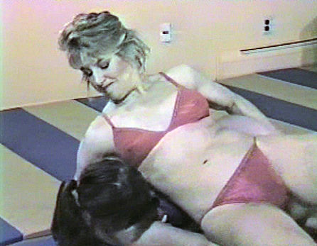 Joan Wise Classic Female Wrestling Video 561